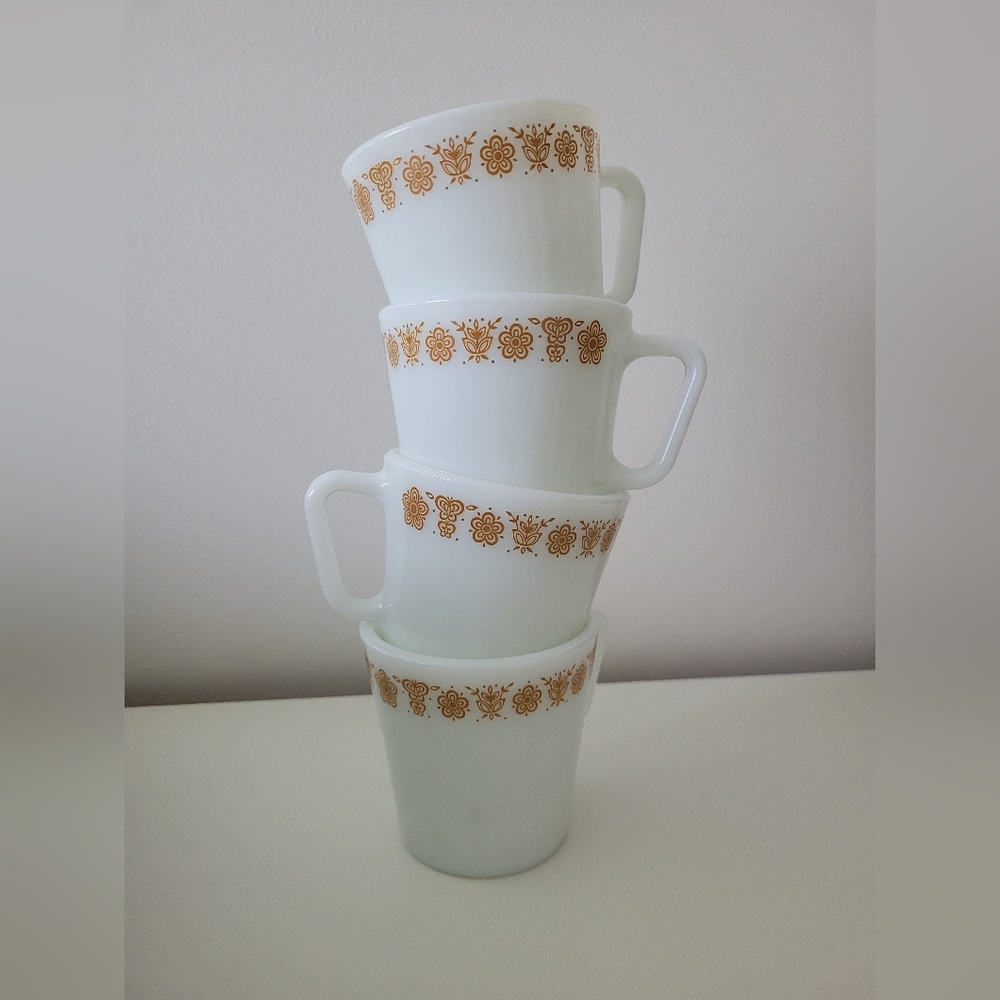 Milk glass pyrex mug set of 4